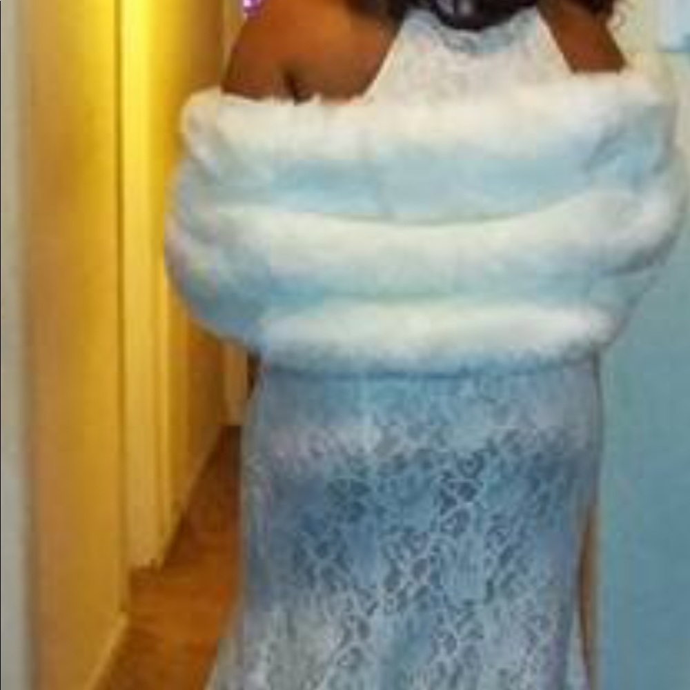 WHITE DRESS - Picture 3 of 3